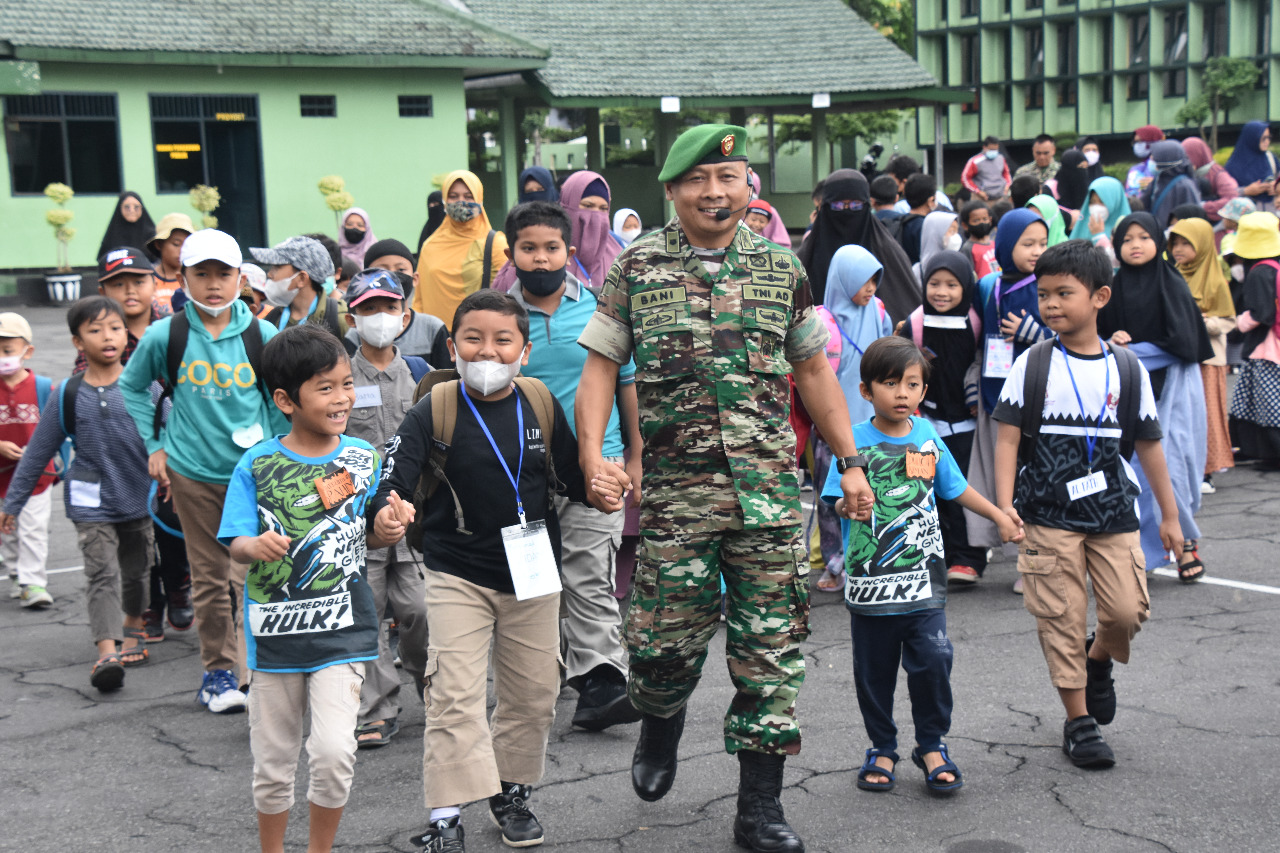 Komunitas Penjelajah Muslim Kecil Salatiga Serbu Makorem 073/Makutarama